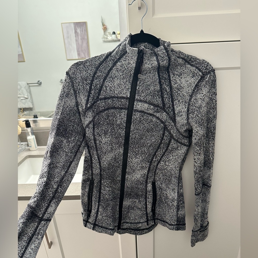 Lululemon Black and White *RARE* Define Jacket